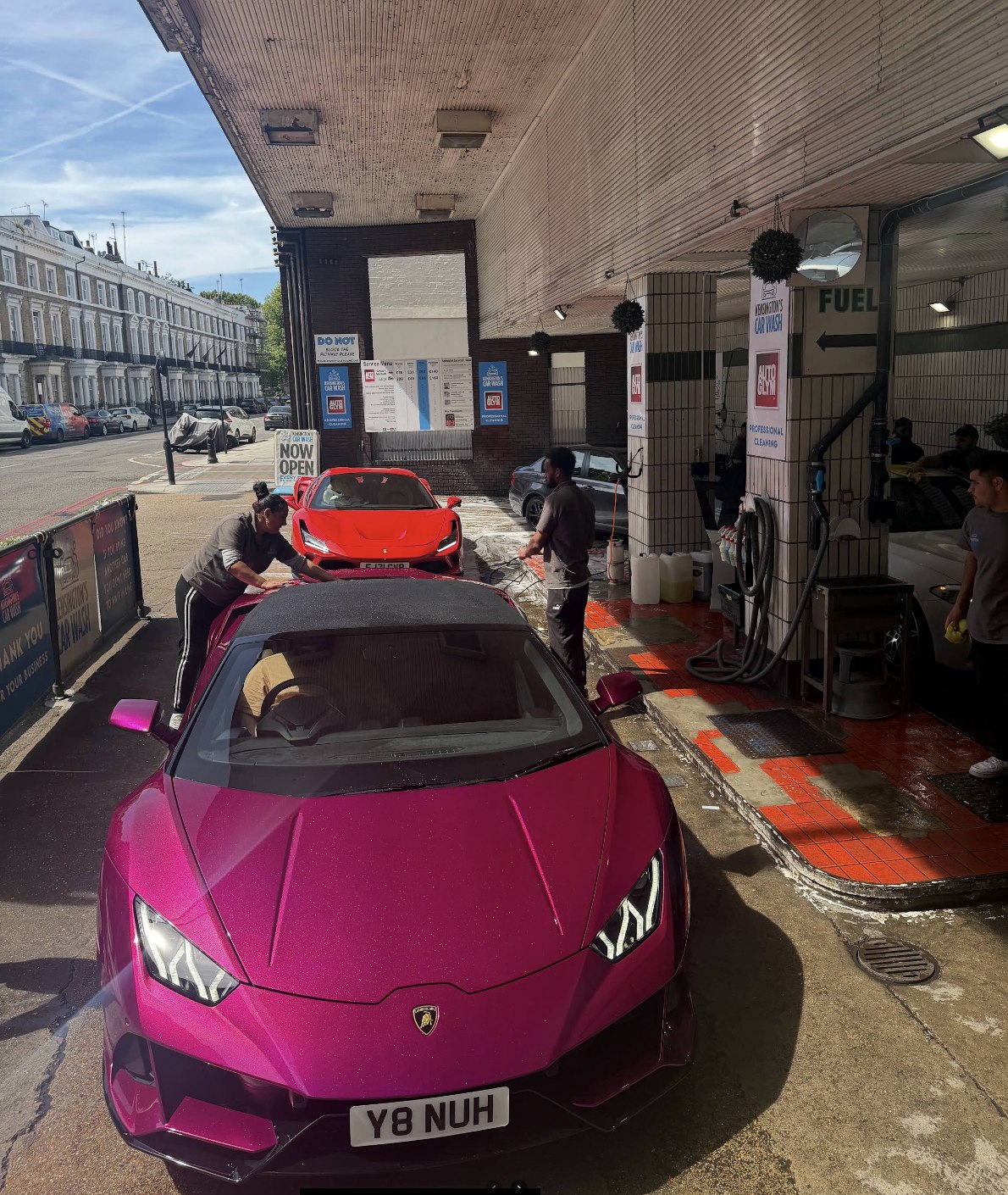 Huracán STO: fresh off the wash at Kensington's Car Wash